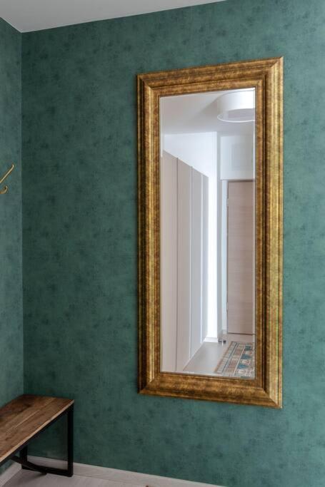 Golden Sunshine On Corvin Promenade - 506 Apartment Budapest