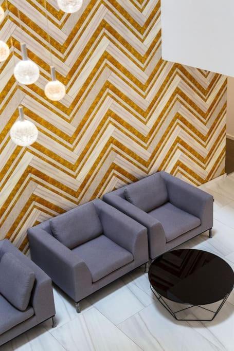 Golden Sunshine On Corvin Promenade - 506 Apartment