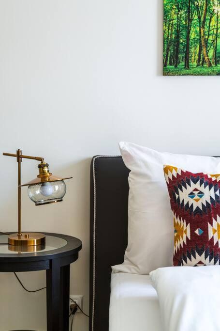 Golden Sunshine On Corvin Promenade - 506 Apartment