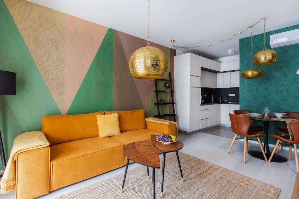Apartment Golden Sunshine On Corvin Promenade - 506