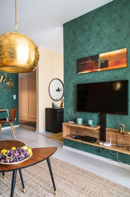 Golden Sunshine On Corvin Promenade - 506 Apartment Budapest