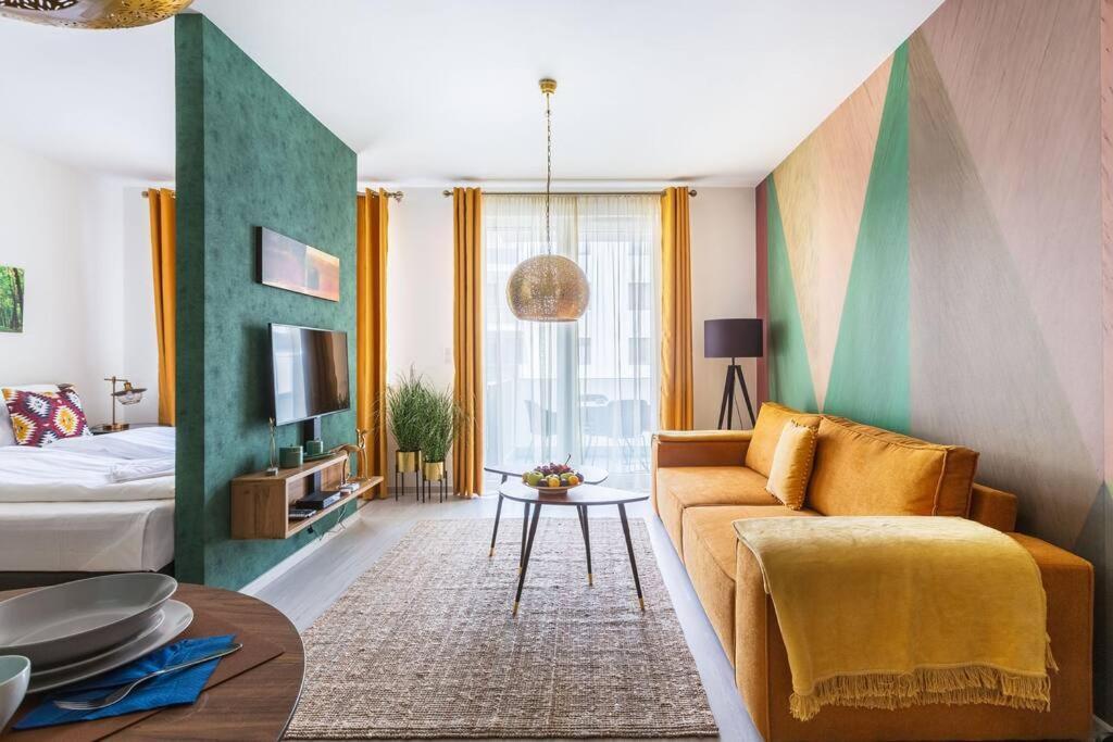 Apartment Golden Sunshine On Corvin Promenade - 506 *